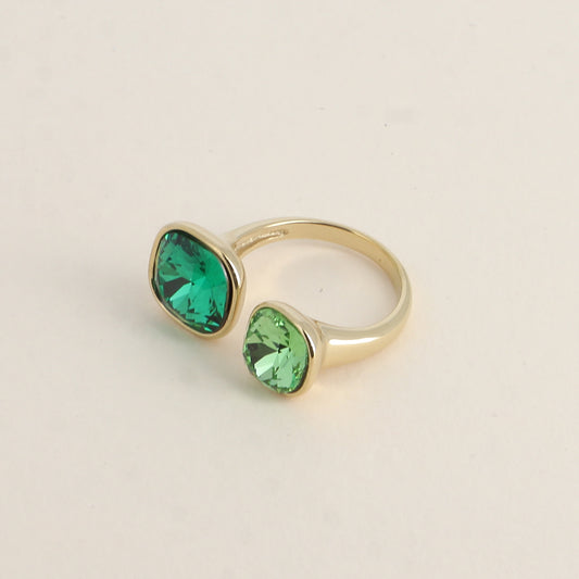 Bague ouverte- Ornée de cristaux de Swarovski® 10 mm et 8 mm - Hauteur de la bague: 2 mm - Majestic green