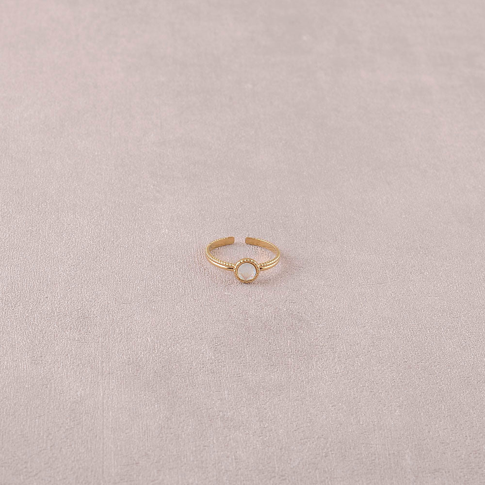 Bague fine ornée de cristaux de Swarovski® - Hauteur de la bague: 2 mm - Dimensions du cristal : 5x5 mm - Light grey delite