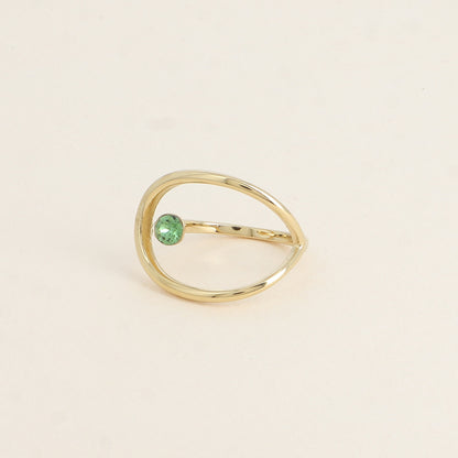 Bague forme ajourée ornée de cristal de Swarovski® - Hauteur de la bague: 20 mm - Epaisseur de l'anneau : 1,5 mm - Dimensions du cristal : 5x5 mm - Erinite
