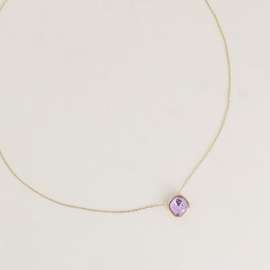 Collier orné de cristal de Swarovski® 8 mm - Longueur de chaîne : 39+5 cm - Diamètre du cristal : 8 mm - Violet