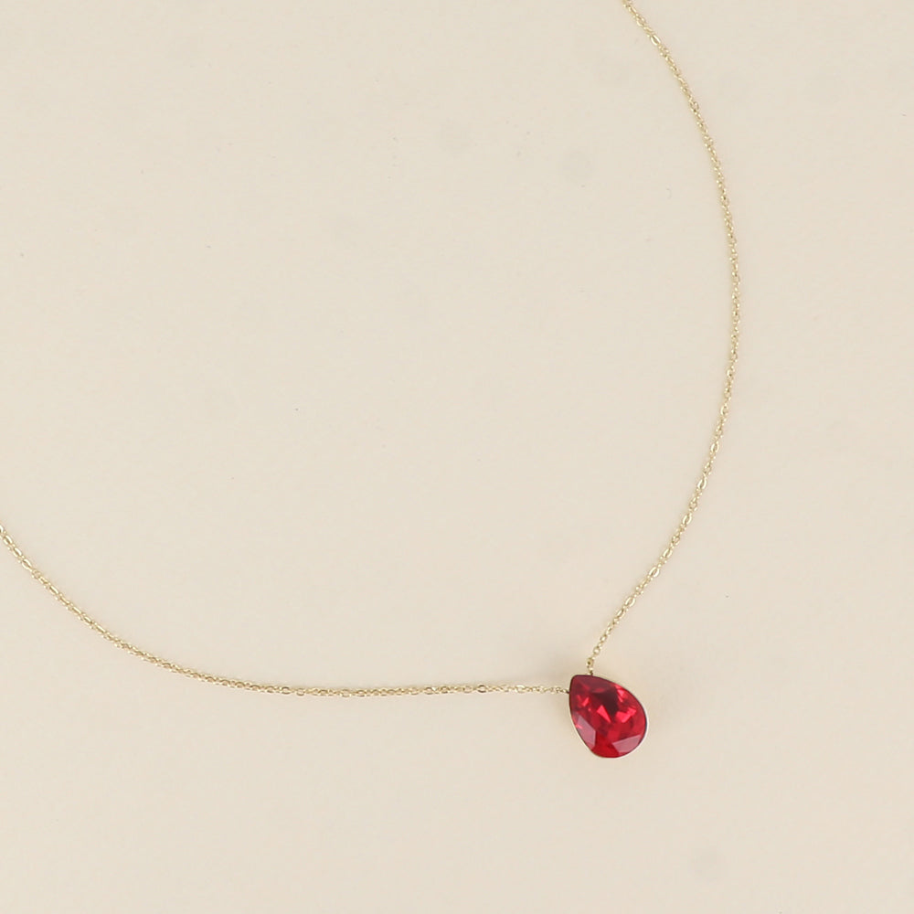 Collier - Pendentif cristal de Swarovski® en forme de goutte - Longueur du collier : 40+5 cm - Dimensions du cristal : 10x14 mm - Scarlet