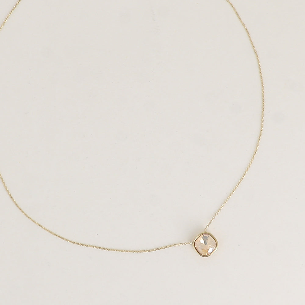 Collier orné de cristal de Swarovski® 8 mm - Longueur de chaîne : 39+5 cm - Diamètre du cristal : 8 mm - Golden shadow
