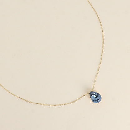 Collier - Pendentif cristal de Swarovski® en forme de goutte - Longueur du collier : 40+5 cm - Dimensions du cristal : 10x14 mm - Denim blue