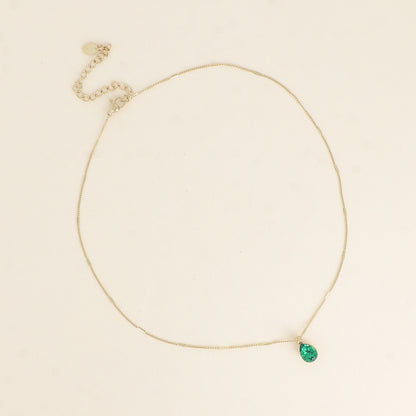 Collier orné de cristaux de Swarovski® en forme de goutte - Longueur de chaîne : 38+7 cm - Dimensions du cristal : 7x10 mm - Majestic green