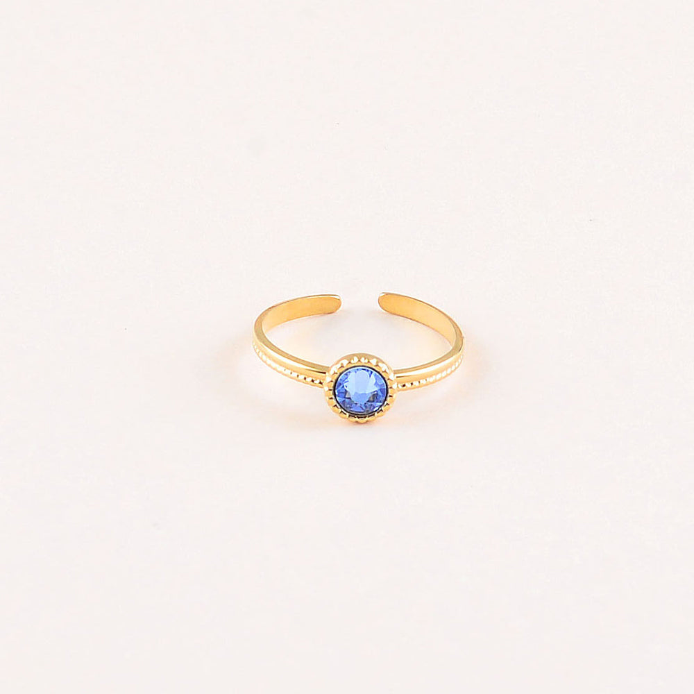 Bague fine ornée de cristaux de Swarovski® - Hauteur de la bague: 2 mm - Dimensions du cristal : 5x5 mm - Light sapphire