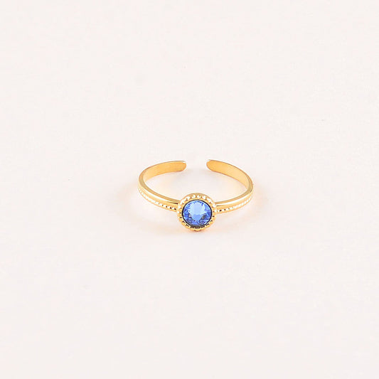 Bague fine ornée de cristaux de Swarovski® - Hauteur de la bague: 2 mm - Dimensions du cristal : 5x5 mm - Light sapphire