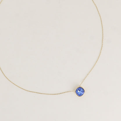 Collier orné de cristal de Swarovski® 8 mm - Longueur de chaîne : 39+5 cm - Diamètre du cristal : 8 mm - Sapphire