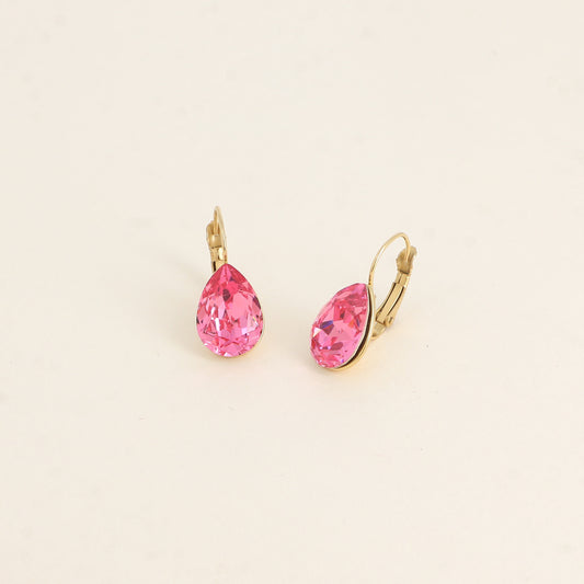 Boucles dormeuses ornées de cristaux de Swarovski® - Dimensions de la boucle : 10 x 23mm - Dimensions du cristal : 10 x 13mm - Rose