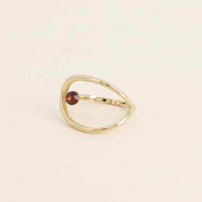 Bague forme ajourée ornée de cristal de Swarovski® - Hauteur de la bague: 20 mm - Epaisseur de l'anneau : 1,5 mm - Dimensions du cristal : 5x5 mm - Smoked Amber