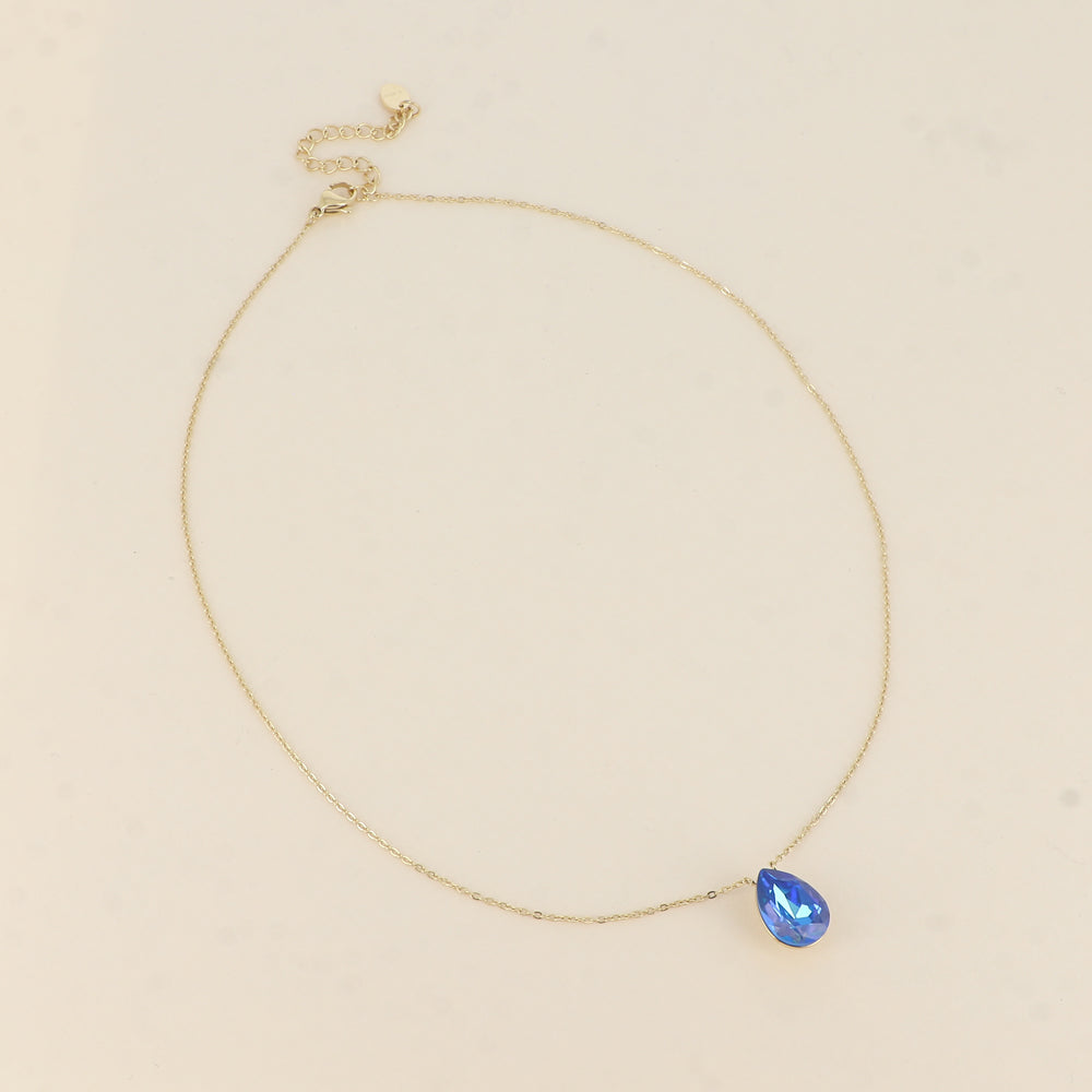 Collier - Pendentif cristal de Swarovski® en forme de goutte - Longueur du collier : 40+5 cm - Dimensions du cristal : 10x14 mm - Royal blue delite