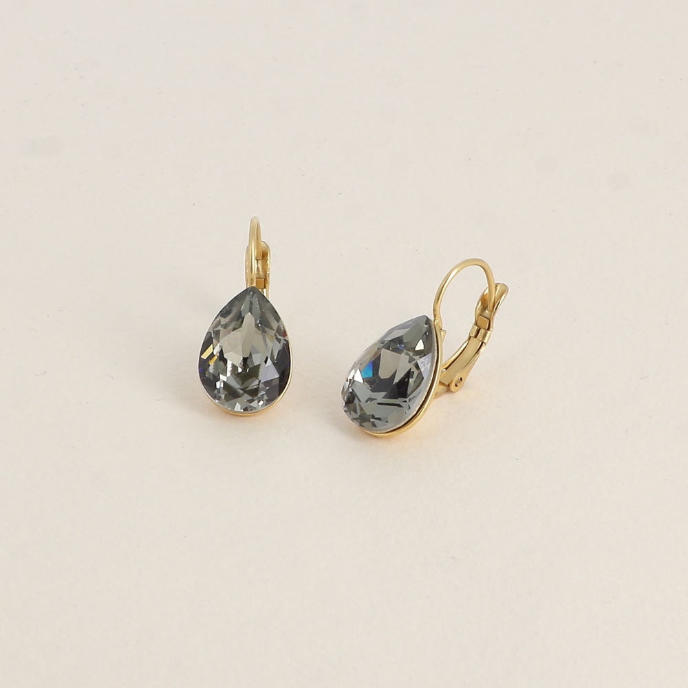 Boucles dormeuses ornées de cristaux de Swarovski® - Dimensions de la boucle : 10 x 23mm - Dimensions du cristal : 10 x 13mm - Black diamond