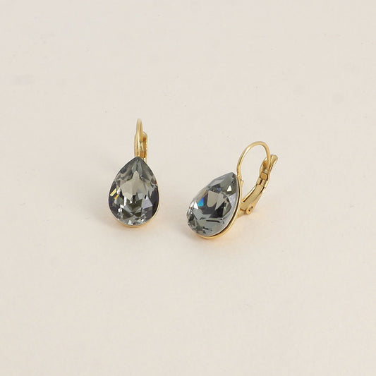 Boucles dormeuses ornées de cristaux de Swarovski® - Dimensions de la boucle : 10 x 23mm - Dimensions du cristal : 10 x 13mm - Black diamond