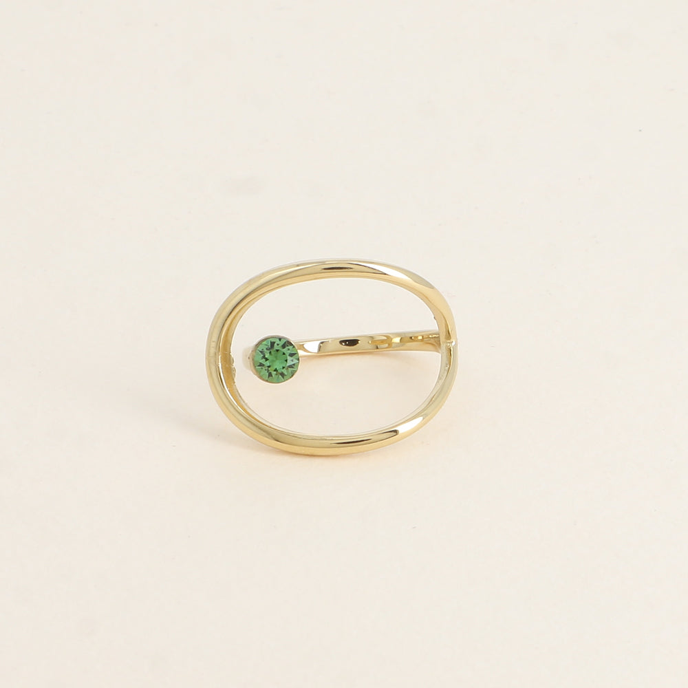 Bague forme ajourée ornée de cristal de Swarovski® - Hauteur de la bague: 20 mm - Epaisseur de l'anneau : 1,5 mm - Dimensions du cristal : 5x5 mm - Erinite