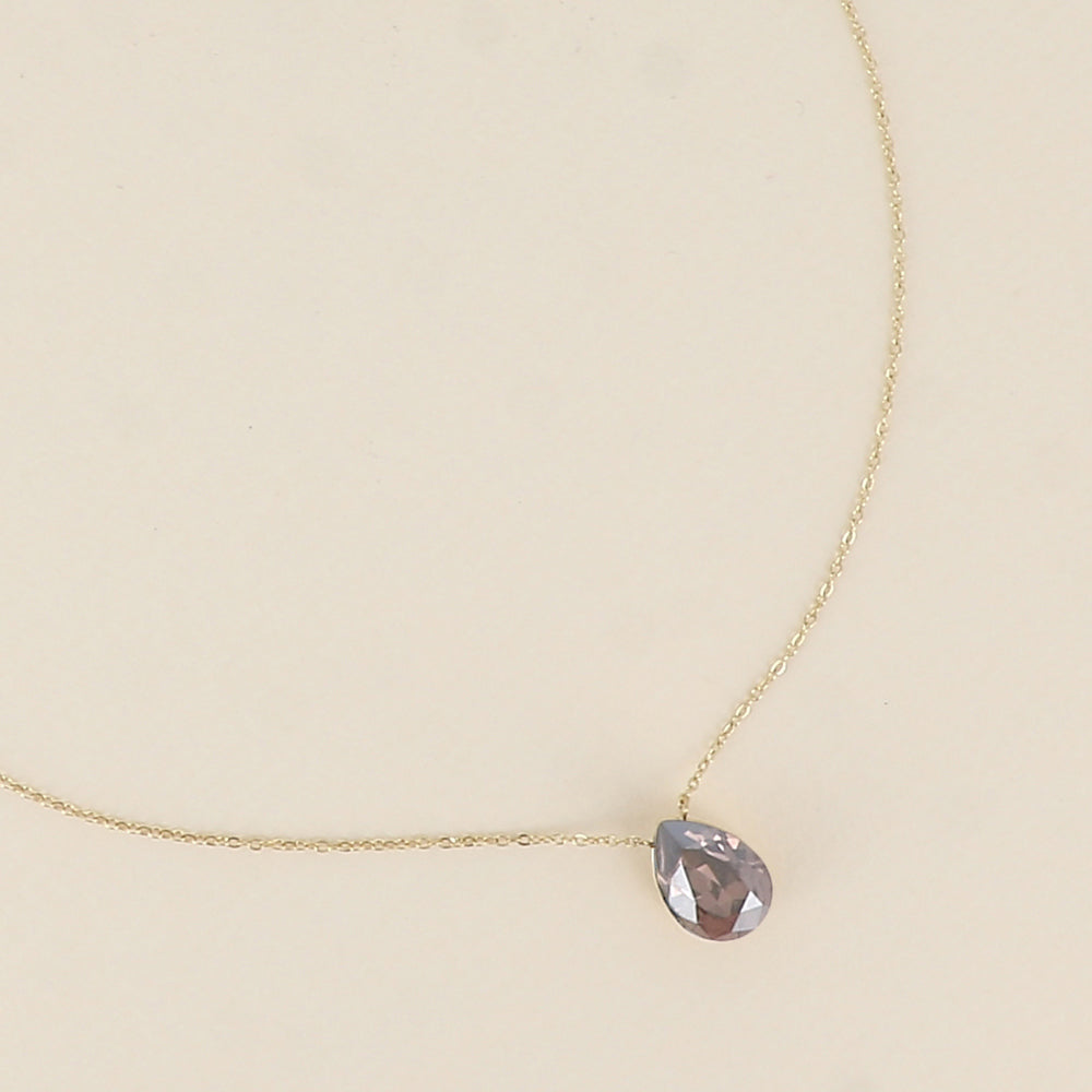 Collier - Pendentif cristal de Swarovski® en forme de goutte - Longueur du collier : 40+5 cm - Dimensions du cristal : 10x14 mm - Vintage rose satin