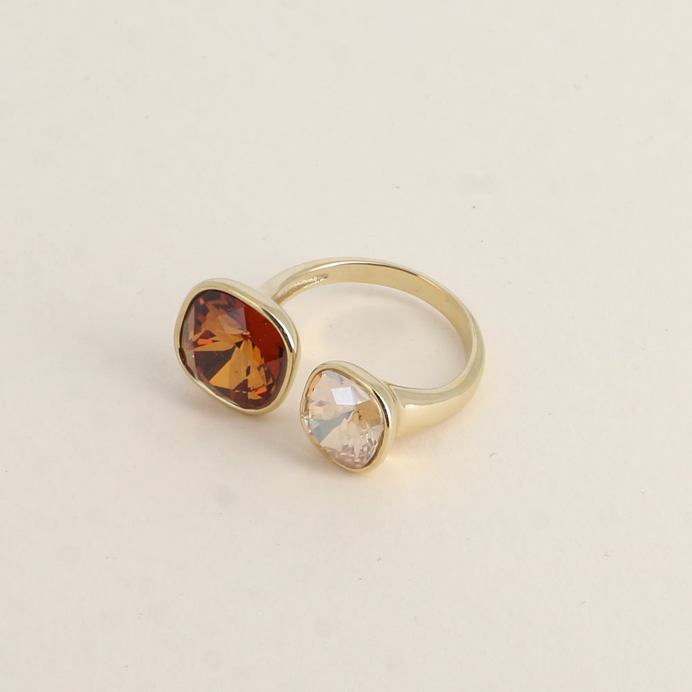 Bague ouverte- Ornée de cristaux de Swarovski® 10 mm et 8 mm - Hauteur de la bague: 2 mm - Light amber