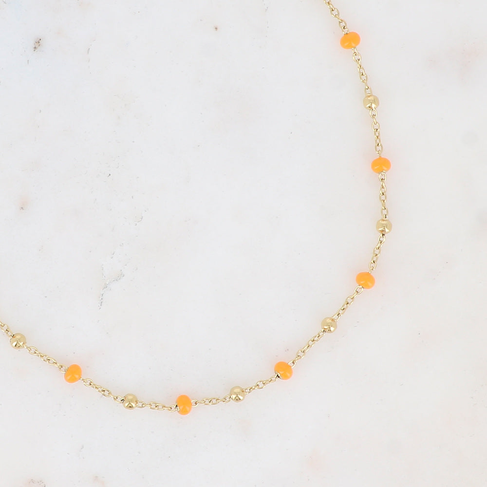 Collier doré embelli de petites boules en émail  40+5 cm