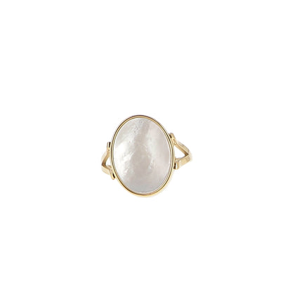 Bague ovale ajustable en Nacre blanche