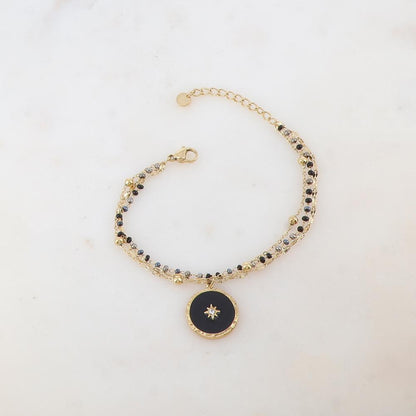 Bracelet trois rangs avec perles émaillées, petites boules, pièce ronde émaillée, étoile et strass