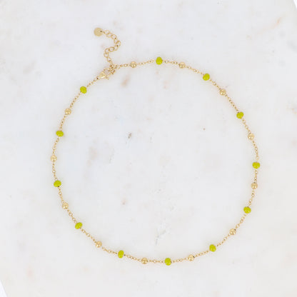 Collier doré embelli de petites boules en émail vert pomme 40+5 cm