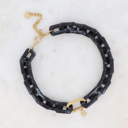Collier avec étoile et résine rectangulaire noire 42+10 cm