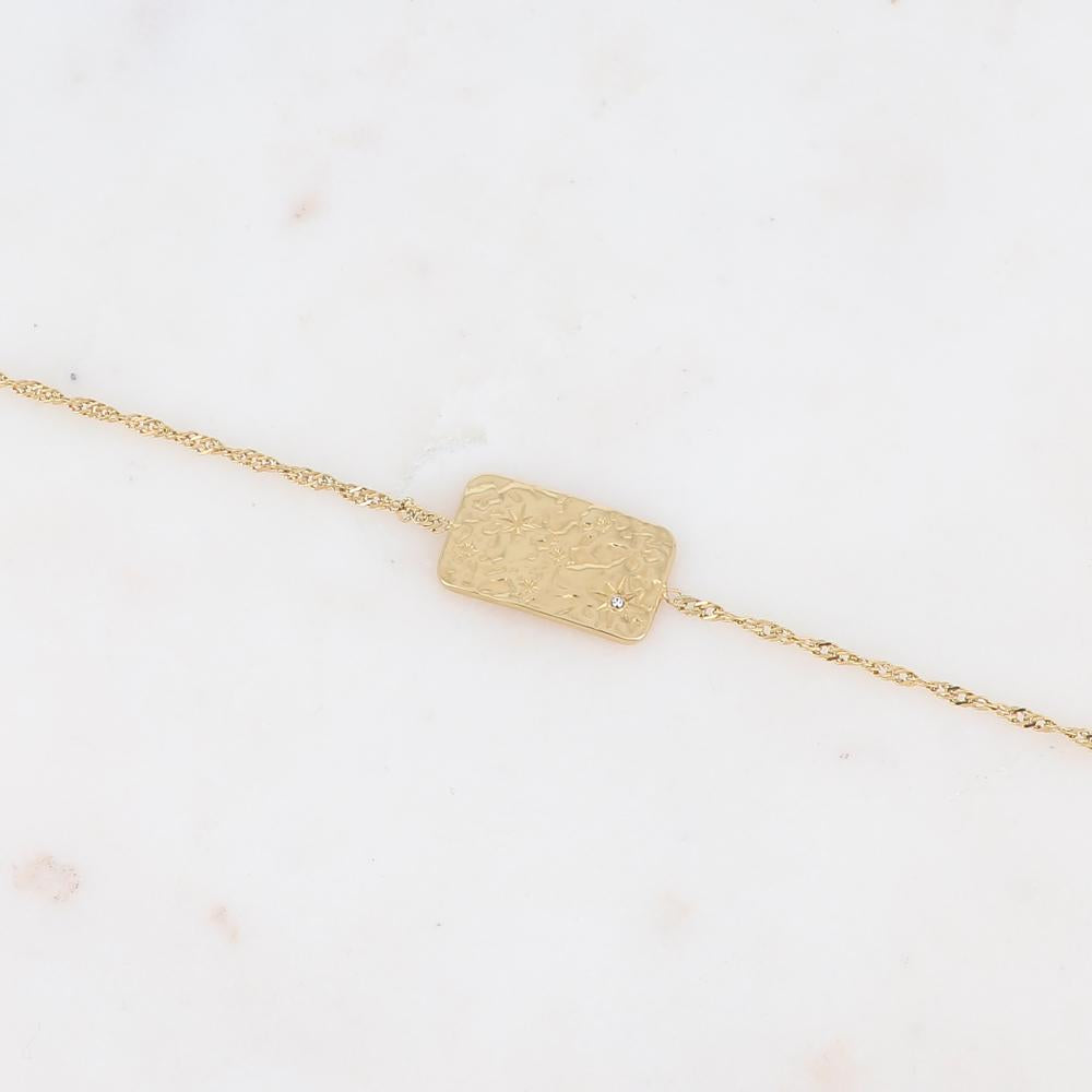 Bracelet avec pièce géométrique martelée, étoiles gravées et strass