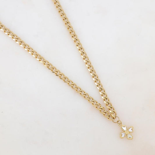 Collier en maille avec pendentif nacré