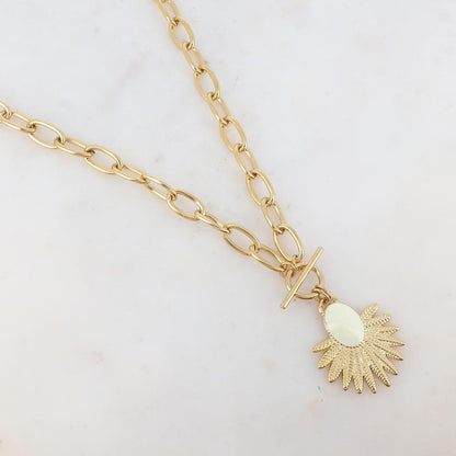 Collier en maille avec pièce ovale émaillée et feuillage (45+5CM)