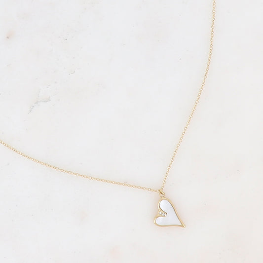 Collier doré avec cœur en nacre blanche 40+5 cm
