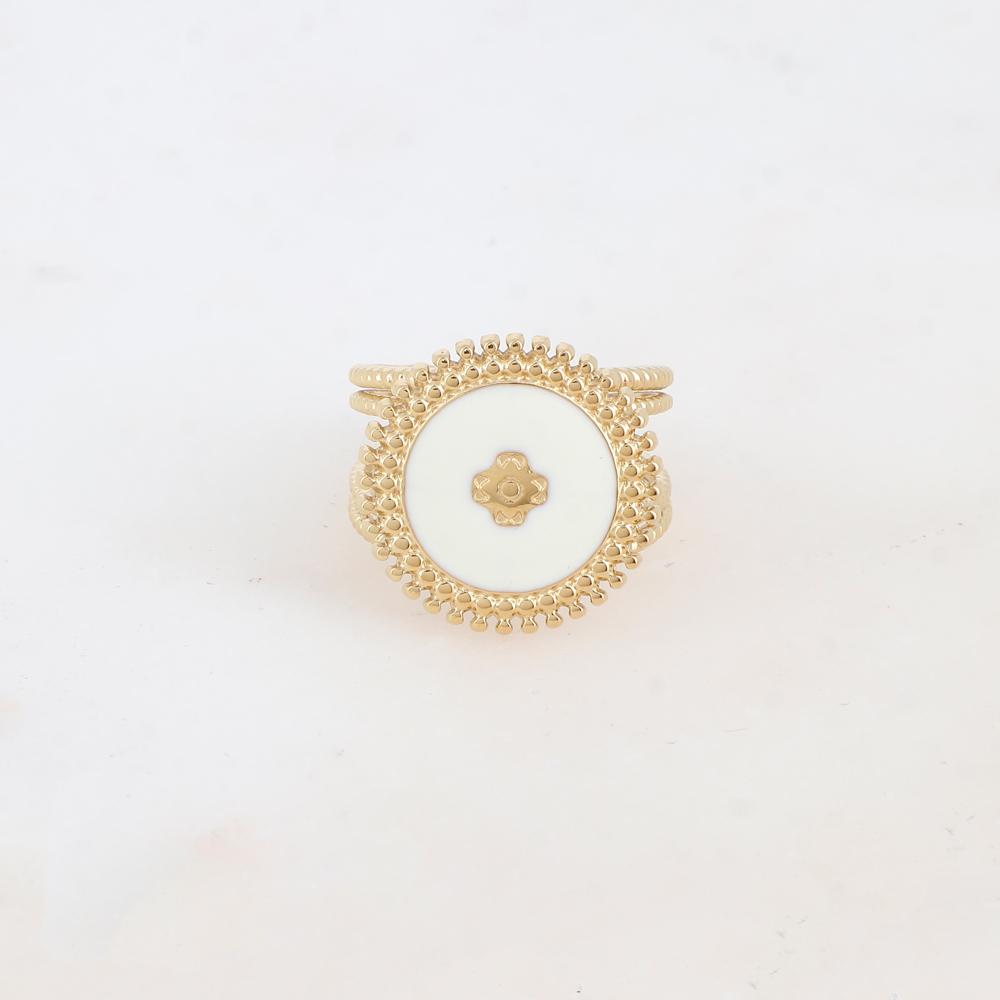 Bague avec pièce ronde émaillée, fleur gravée - Blanc