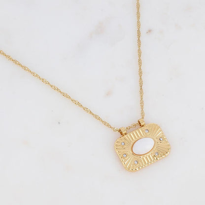 Collier sur chaîne composé d'une pièce rectangulaire avec une pierre naturelle jade blanc et ornée de strass 40+5 cm