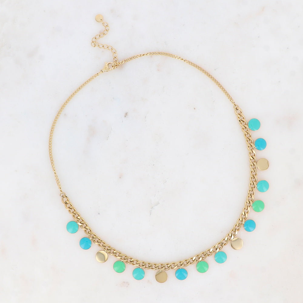 Collier en maille gourmette doré embelli de pampilles rondes émaillées turquoises et vertes  40+5 cm