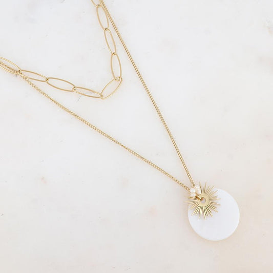 Collier 2 rangs avec maille, soleil, perles d'eau douce, soleil et pendentif en nacre blanche (38/50+7CM)