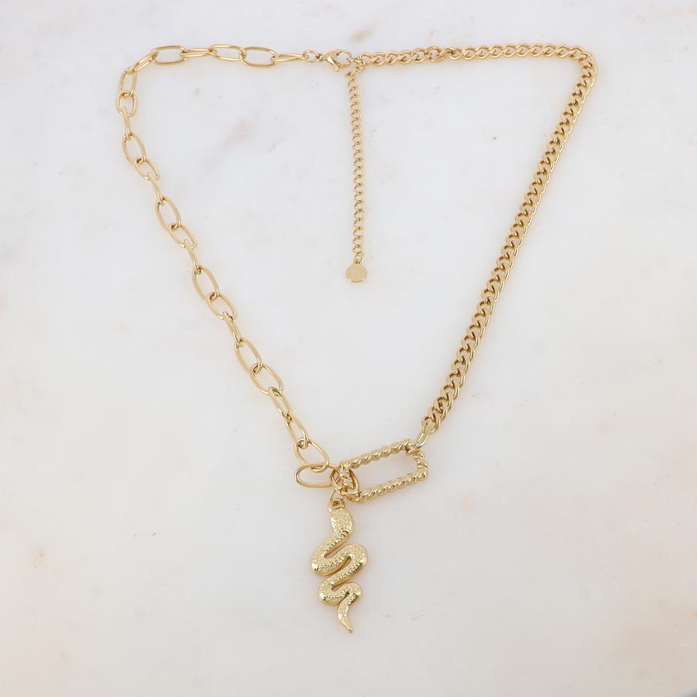 Collier en jeu de maille avec anneau rectangulaire et pendentif serpent (44+5CM)