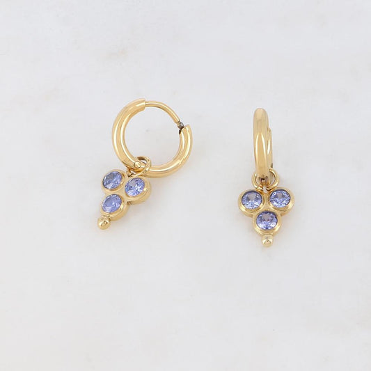 Créoles pendantes avec 4 strass 1,35 x 2,1 cm.