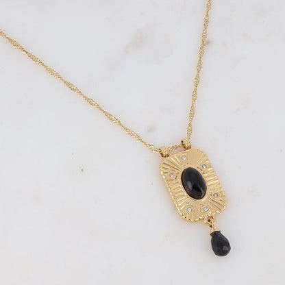 Collier sur chaîne composé d'une pièce rectangulaire ornée de strass et des pierres naturelles onyx 50+5 cm