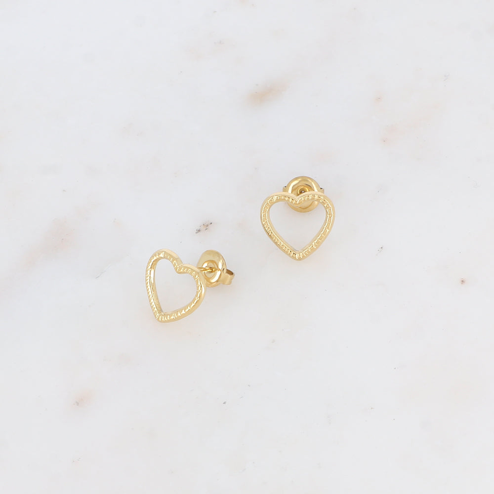 B.O à puce avec cœur texturé 1,2 x 1,2 cm.