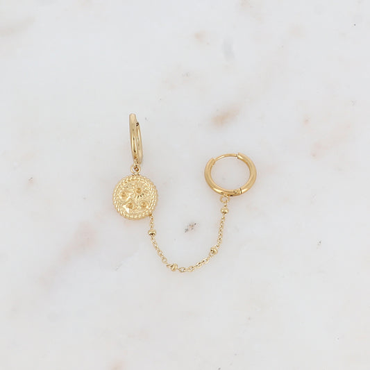 Mono boucle avec chaîne et pampille ronde motif graphique Longueur chaîne : 5,5 cm. Diamètre créoles: 1,2 cm