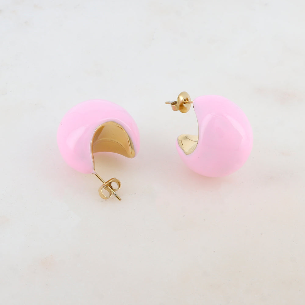 Créoles à puce bombées et émaillées 2 x 2,5 cm.