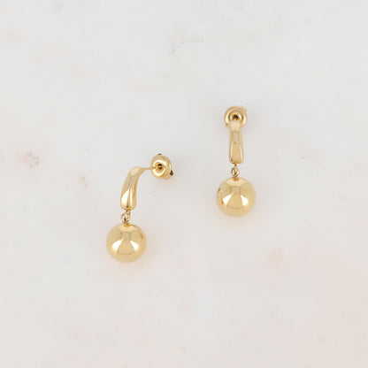 Créoles à puce avec boule 1 x2,5cm.