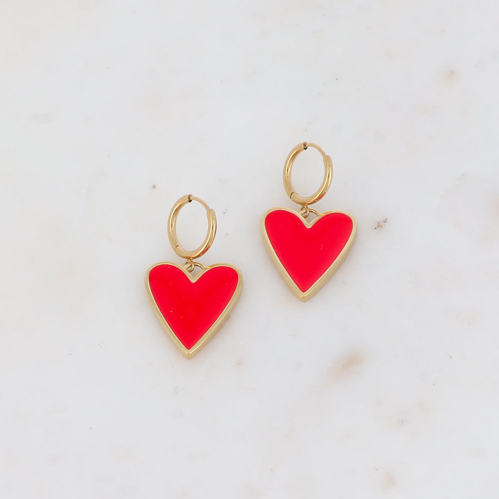 Créoles avec pendentif forme cœur émaillé 1,8 x 3,3 cm.