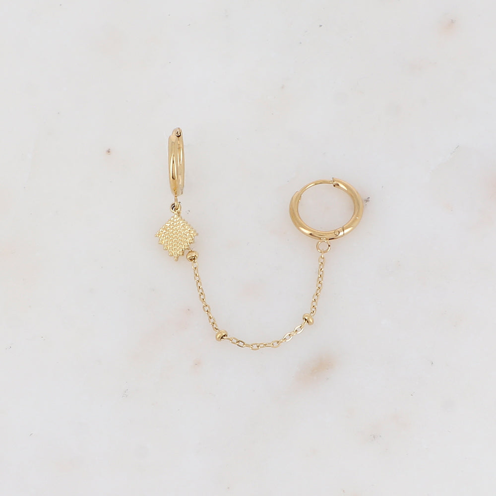 Mono créole avec chaîne, pampille texturée Longueur chaîne : 5,5 cm. Diamètre créoles: 1,2 cm