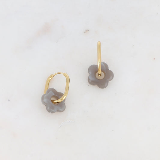 Créoles rectangulaires avec perle de fleur en acétate 1,6 x 2,8 cm