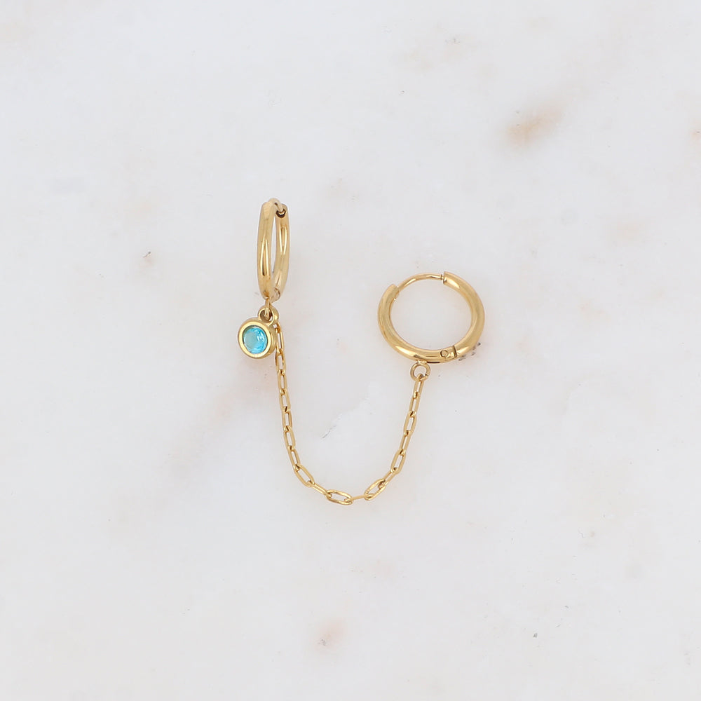 Mono créole avec chaîne, pampille ronde et oxyde de zirconium Longueur chaîne : 4,5 cm. Diamètre créoles: 1,2 cm