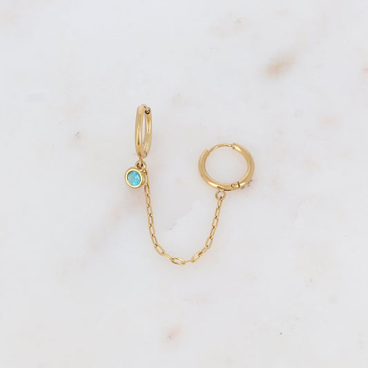 Mono créole avec chaîne, pampille ronde et oxyde de zirconium Longueur chaîne : 4,5 cm. Diamètre créoles: 1,2 cm