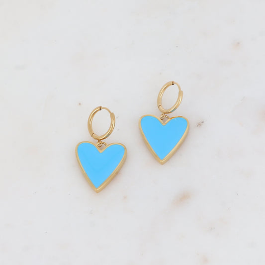 Créoles avec pendentif forme cœur émaillé 1,8 x 3,3 cm.